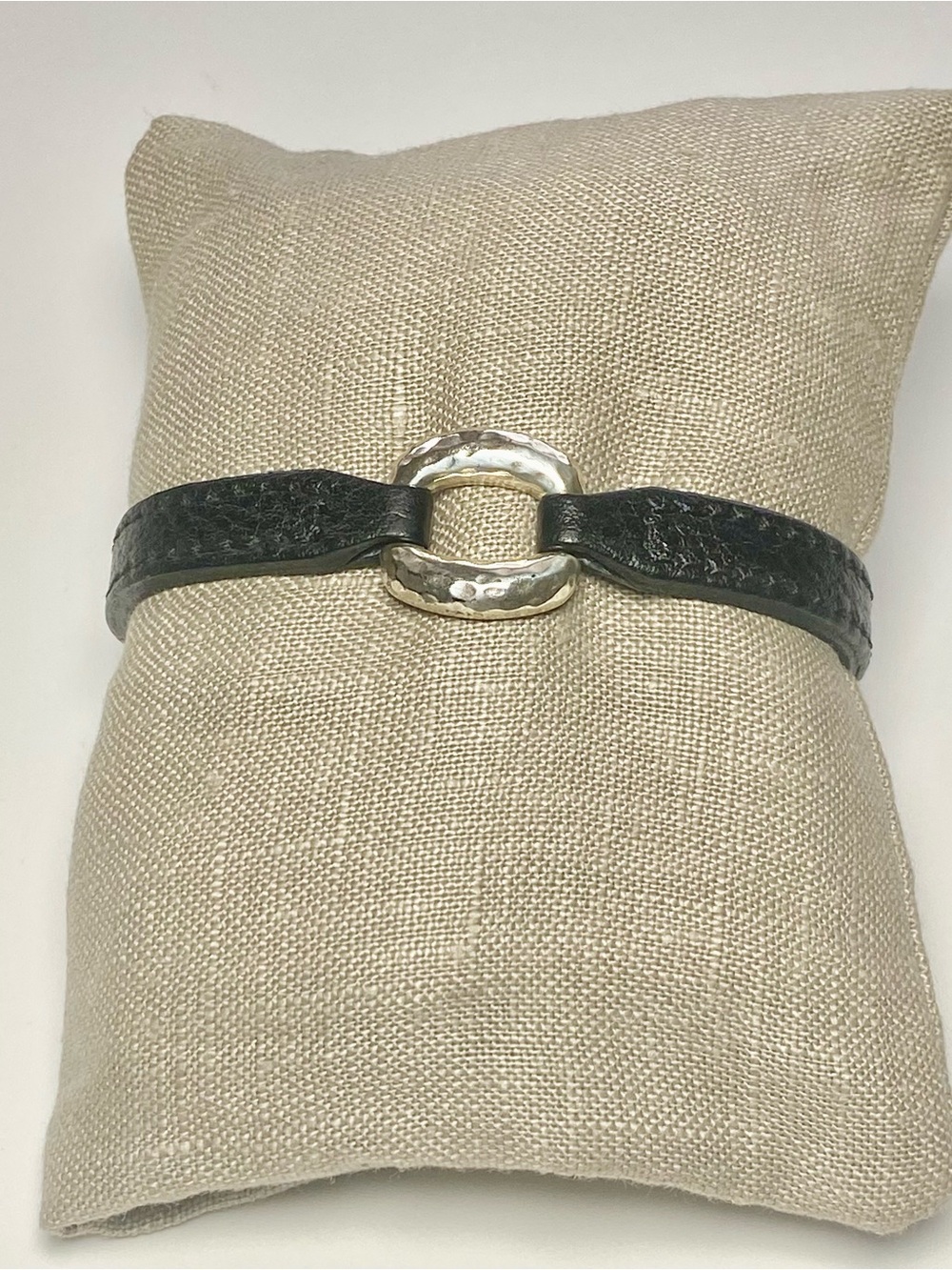 Brighton Timeless Link Bandit Bracelet in Black Leather Style JF008A with Pouch